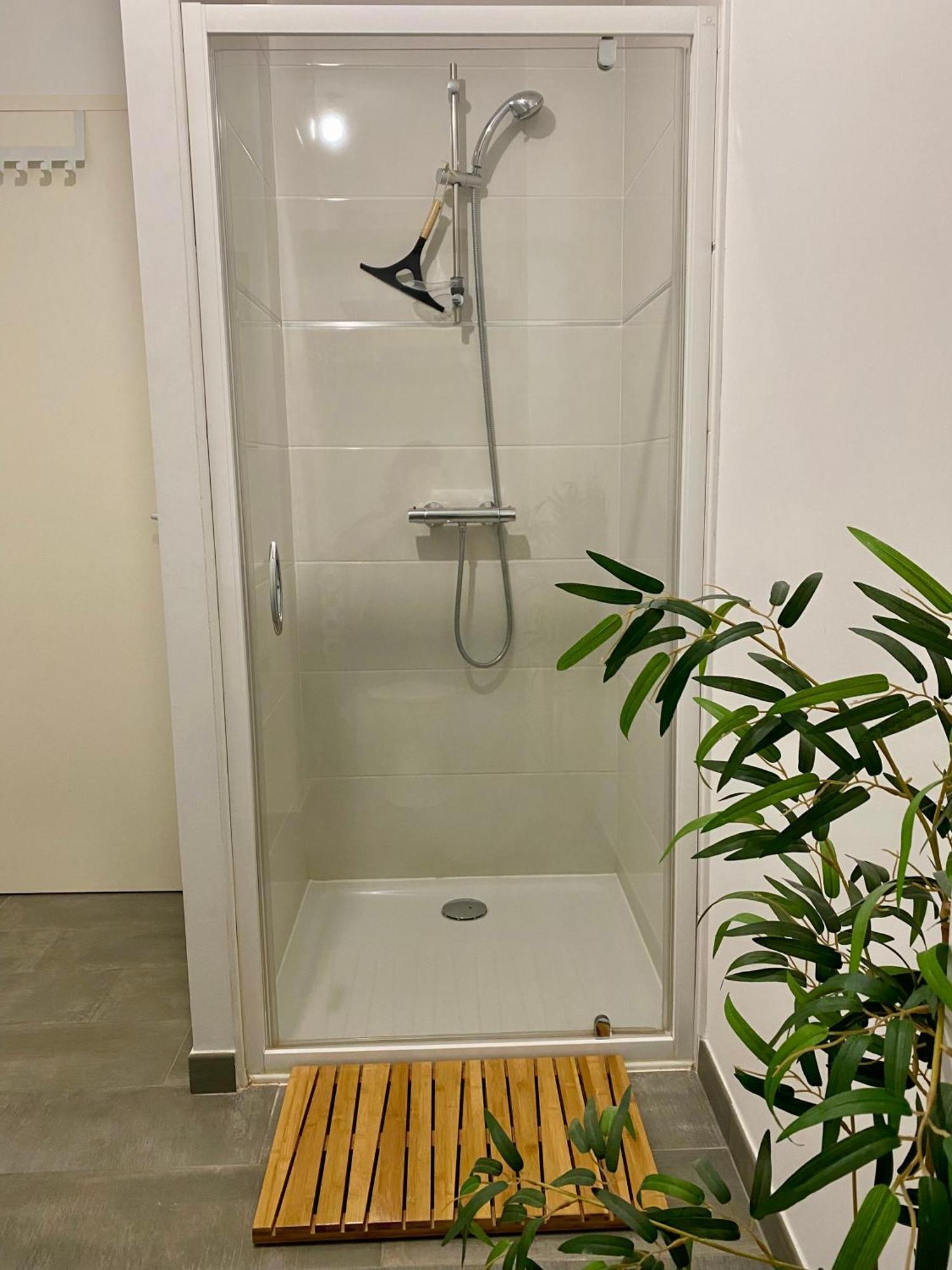 « La Bicyclette » 35M2 Tout Equipe Centre Ville Mayenne Ngoại thất bức ảnh
