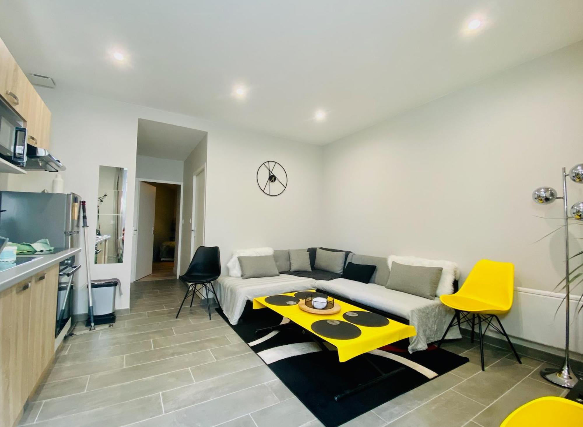 « La Bicyclette » 35M2 Tout Equipe Centre Ville Mayenne Ngoại thất bức ảnh